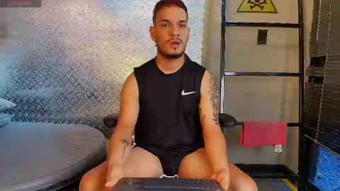 wyattlewis online show from December 3, 11:18 am