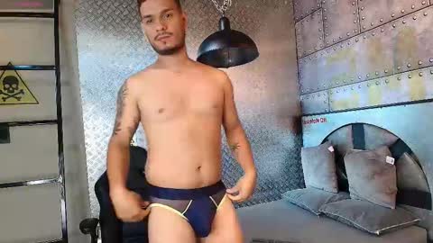 wyattlewis online show from December 4, 11:24 am