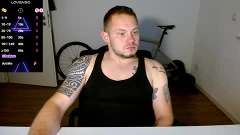 x19marco93x online show from November 15, 7:15 pm