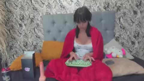Snapshot of x_fire_vixen chatting on January 29, 9:23 am Veronica online show from January 29, 9:23 am