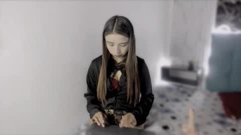 x_jules_ online show from October 10, 12:27 am