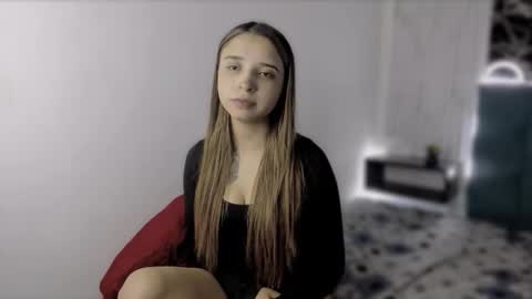 x_jules_ online show from October 11, 12:37 am