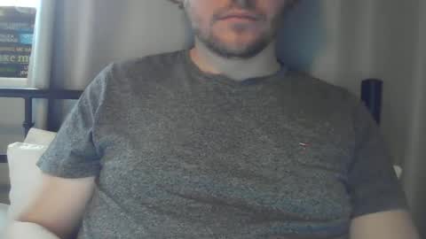 x_yes online show from December 17, 3:16 pm