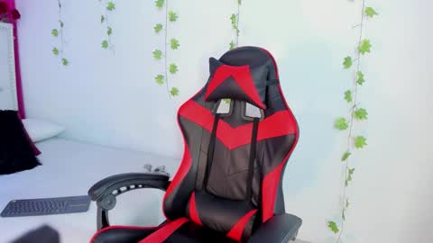 xaanderGrey online show from December 17, 8:15 pm