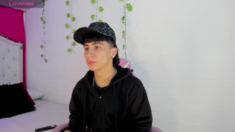 xaanderGrey online show from December 15, 7:54 pm