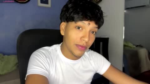 Snapshot of xander_bonnet1 chatting on September 16, 12:07 pm Xander bonnet online show from September 16, 12:07 pm