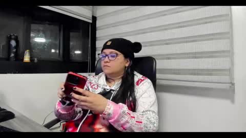 xander_taylor_ online show from October 16, 4:45 am