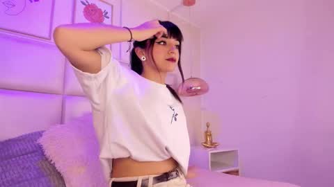 xara_u online show from February 10, 8:01 pm