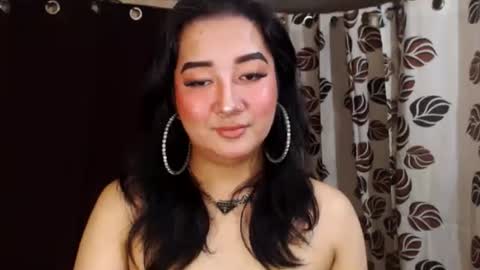 Snapshot of xasianempressx chatting on January 5, 8:52 pm Nira NOT INTO CHEAP GUYS online show from January 5, 8:52 pm