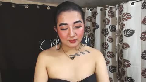 Snapshot of xasianempressx chatting on January 23, 11:58 pm Nira NOT INTO CHEAP GUYS online show from January 23, 11:58 pm