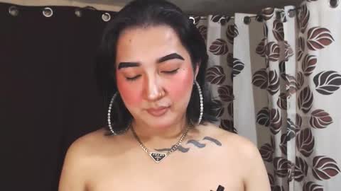 Snapshot of xasianempressx chatting on January 10, 7:11 pm Nira NOT INTO CHEAP GUYS online show from January 10, 7:11 pm