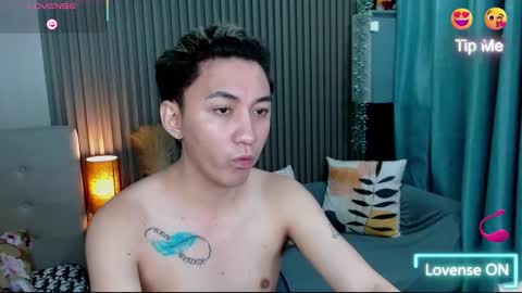 khris online show from November 1, 6:51 pm