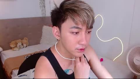 khris online show from September 25, 7:04 am