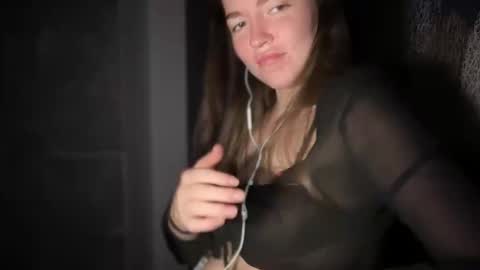 xcharliesa online show from September 11, 7:37 pm