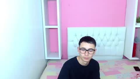 xcoupleplayxx online show from April 28, 3:11 am