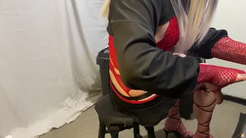 Snapshot of xdresserwithass588292 chatting on February 15, 9:27 am xdresserwithass online show from February 15, 9:27 am
