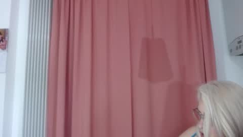 Elena online show from April 1, 9:43 am