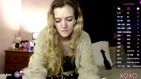 Snapshot of xelliee_rosex chatting on March 9, 11:03 pm EllieeRose online show from March 9, 11:03 pm