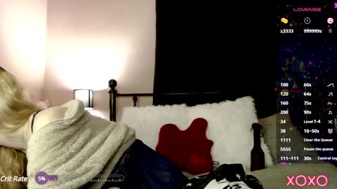 Snapshot of xelliee_rosex chatting on January 25, 2:04 am EllieeRose online show from January 25, 2:04 am