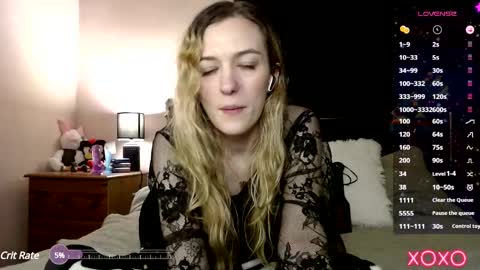 Snapshot of xelliee_rosex chatting on February 11, 8:20 pm EllieeRose online show from February 11, 8:20 pm