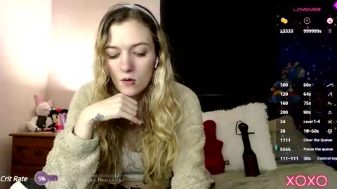 Snapshot of xelliee_rosex chatting on February 24, 6:26 pm EllieeRose online show from February 24, 6:26 pm