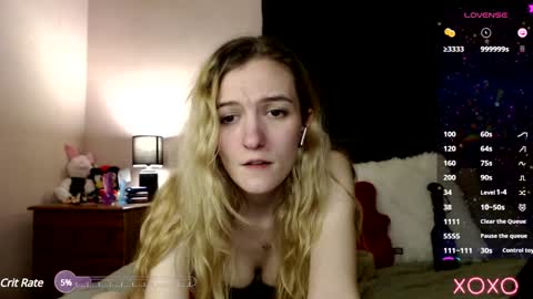 Snapshot of xelliee_rosex chatting on January 24, 3:22 am EllieeRose online show from January 24, 3:22 am