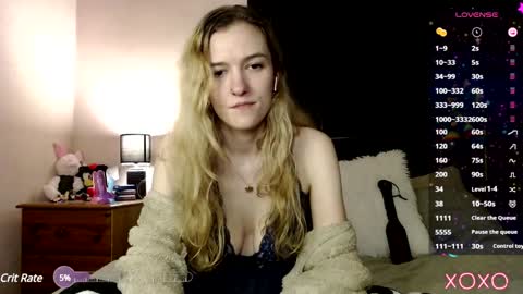 Snapshot of xelliee_rosex chatting on January 25, 8:10 am EllieeRose online show from January 25, 8:10 am
