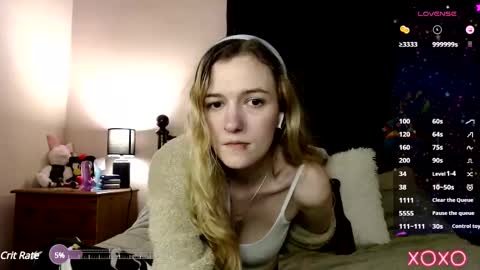 Snapshot of xelliee_rosex chatting on February 24, 11:43 am EllieeRose online show from February 24, 11:43 am
