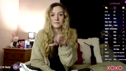 Snapshot of xelliee_rosex chatting on February 21, 11:54 pm EllieeRose online show from February 21, 11:54 pm
