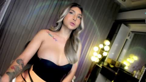 Snapshot of xhey_honeyx chatting on February 26, 5:13 am hey honey online show from February 26, 5:13 am