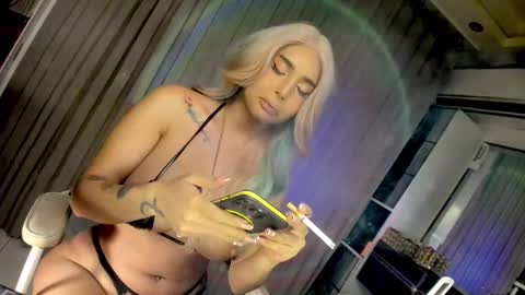Snapshot of xhey_honeyx chatting on February 23, 8:49 am hey honey online show from February 23, 8:49 am