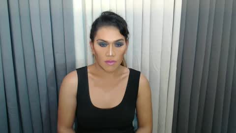 Snapshot of xhugejerkingtransx chatting on January 1, 11:16 am GWEN THOMPSON ....... online show from January 1, 11:16 am