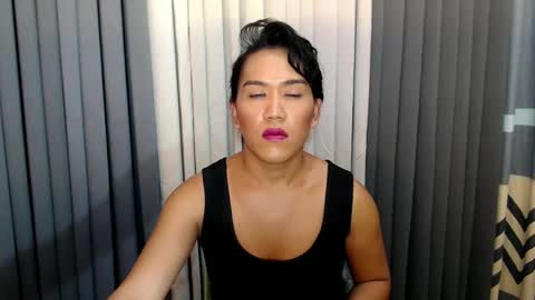 Snapshot of xhugejerkingtransx chatting on February 2, 11:07 am GWEN THOMPSON ....... online show from February 2, 11:07 am