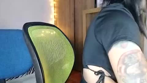 Snapshot of xialexbordeous chatting on December 9, 9:05 pm Samara online show from December 9, 9:05 pm
