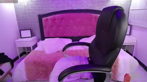 xiomy online show from February 13, 10:54 pm