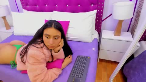 Snapshot of ximena_vasquez8 chatting on March 7, 8:56 am Xime online show from March 7, 8:56 am