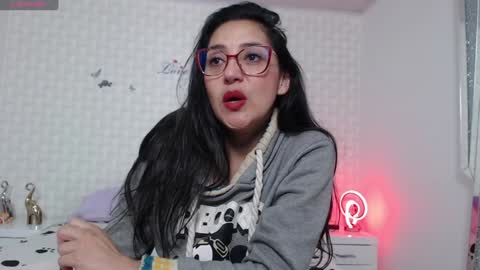 Snapshot of ximenaa_suarez chatting on January 21, 3:15 am ximena suarez online show from January 21, 3:15 am