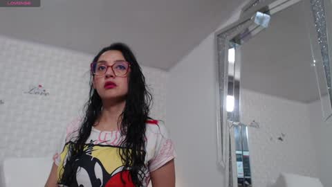 Snapshot of ximenaa_suarez chatting on January 17, 9:49 am ximena suarez online show from January 17, 9:49 am