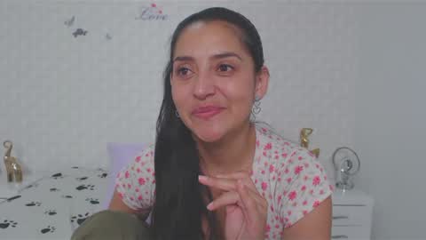 Snapshot of ximenaa_suarez chatting on January 25, 9:57 am ximena suarez online show from January 25, 9:57 am