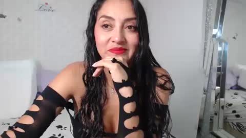 Snapshot of ximenaa_suarez chatting on March 6, 4:30 am ximena suarez online show from March 6, 4:30 am