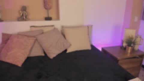  X I O M A R A  online show from February 15, 12:26 pm