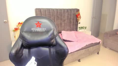 xiomara_cortes online show from December 21, 12:00 pm