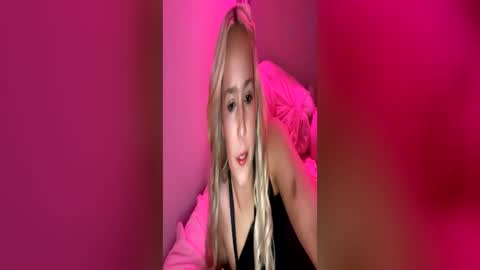 kateleigh online show from June 24, 3:02 am