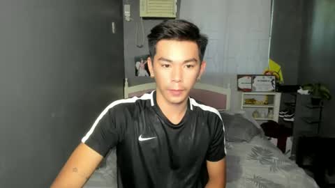 Snapshot of xkhen_damienx chatting on February 20, 7:01 am Khen online show from February 20, 7:01 am