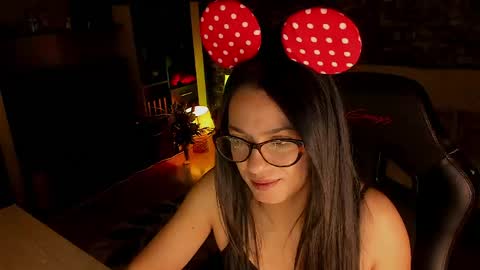 Lara online show from May 14, 9:57 pm