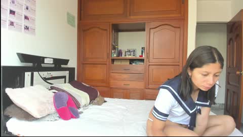 We are Lana. the one with short hair and vanessa girl with long hair online show from February 1, 7:23 pm