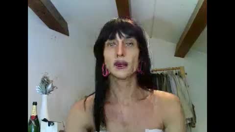 Wendy online show from October 21, 12:43 pm