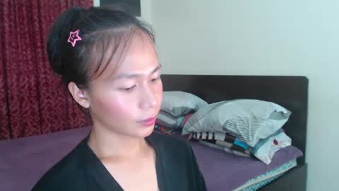Snapshot of xlovely_destinyx chatting on December 18, 11:19 pm Alice online show from December 18, 11:19 pm