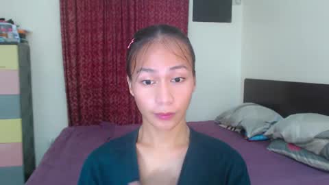 Snapshot of xlovely_destinyx chatting on March 3, 11:35 pm Alice online show from March 3, 11:35 pm