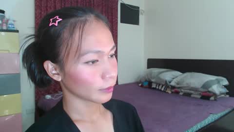 Snapshot of xlovely_destinyx chatting on February 6, 6:24 pm Alice online show from February 6, 6:24 pm